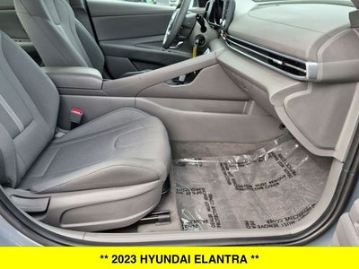 2023 Hyundai Elantra SE