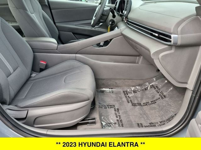 2023 Hyundai Elantra SE