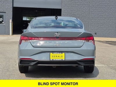 2023 Hyundai Elantra SE