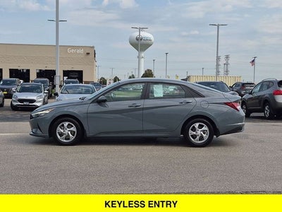 2023 Hyundai Elantra SE