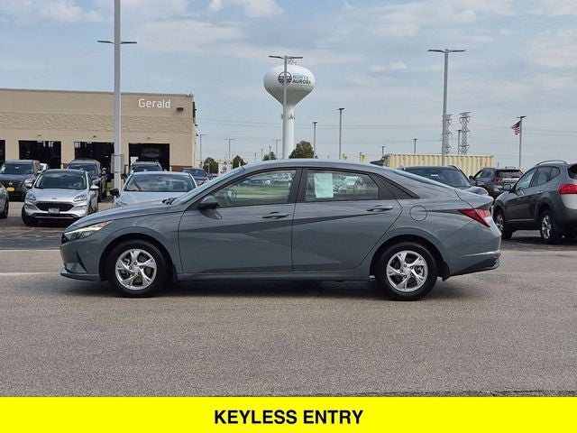 2023 Hyundai Elantra SE