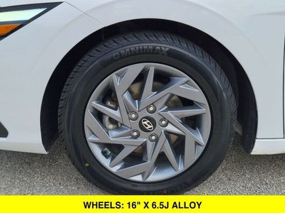 2024 Hyundai Elantra SEL