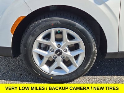 2022 Kia Soul LX w/Low Miles