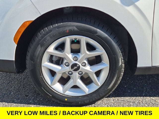 2022 Kia Soul LX w/Low Miles