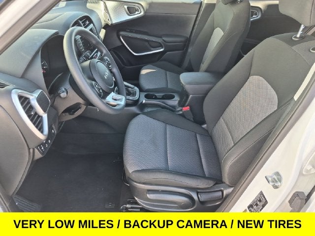 2022 Kia Soul LX w/Low Miles