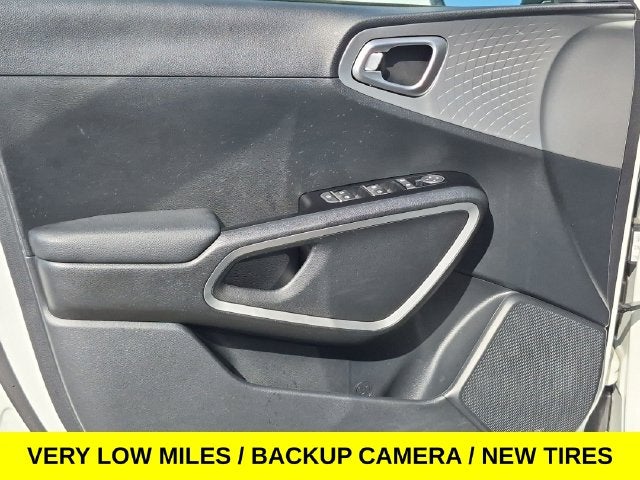 2022 Kia Soul LX w/Low Miles