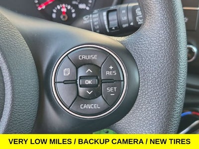 2022 Kia Soul LX w/Low Miles