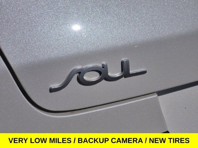 2022 Kia Soul LX w/Low Miles