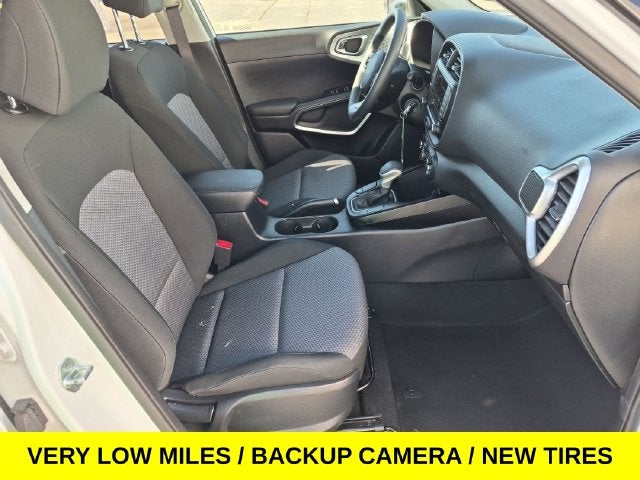 2022 Kia Soul LX w/Low Miles