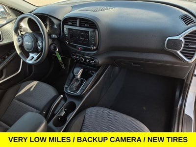 2022 Kia Soul LX w/Low Miles