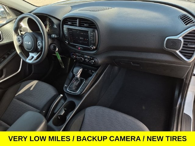 2022 Kia Soul LX w/Low Miles