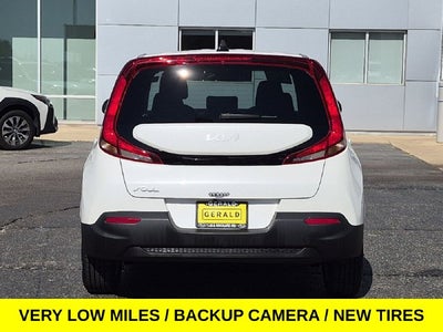 2022 Kia Soul LX w/Low Miles