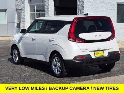 2022 Kia Soul LX w/Low Miles