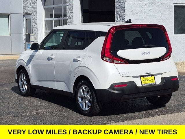 2022 Kia Soul LX w/Low Miles