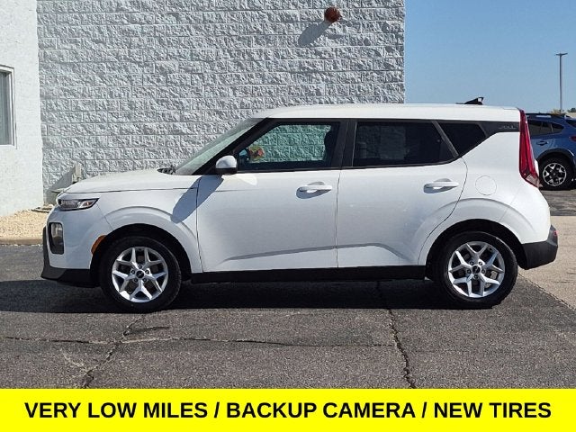 2022 Kia Soul LX w/Low Miles
