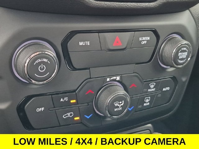 2018 Jeep Renegade Latitude 4X4 w/Low Miles & Heated Seats
