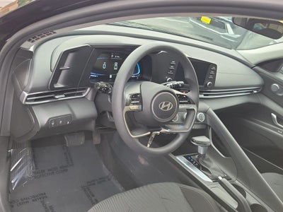 2025 Hyundai Elantra SE