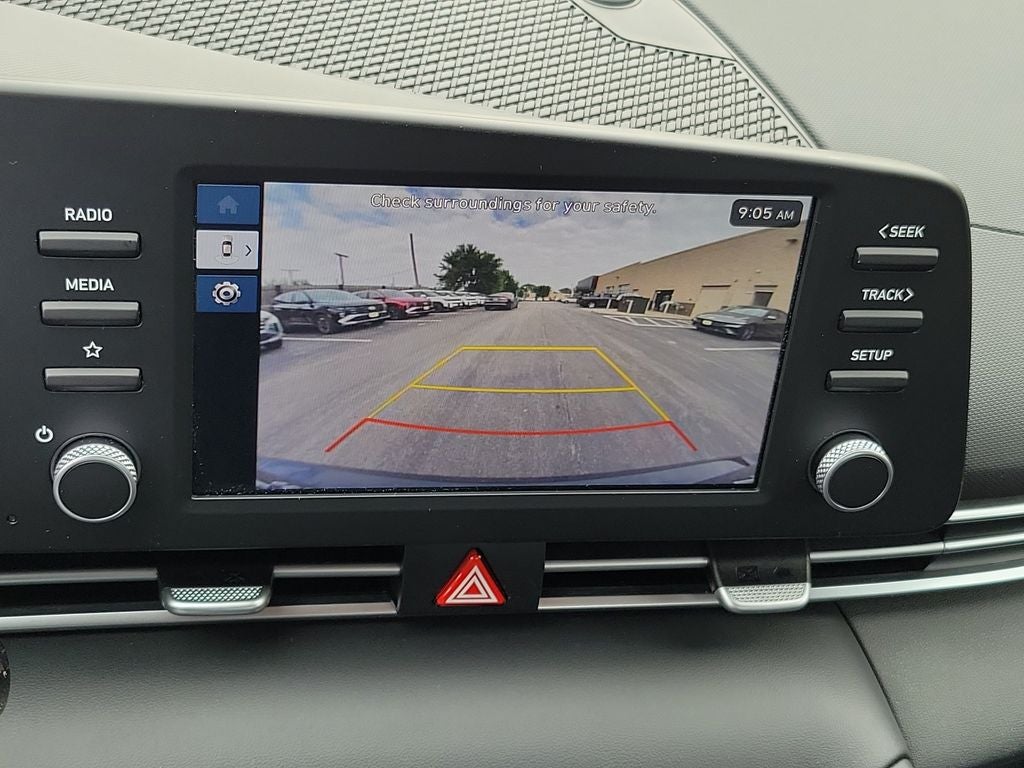 2025 Hyundai Elantra SE