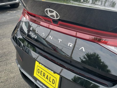 2025 Hyundai Elantra SE