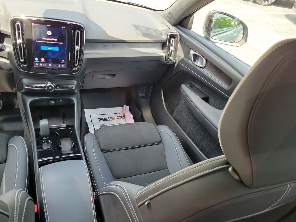2023 Volvo XC40 Recharge Pure Electric Twin Plus