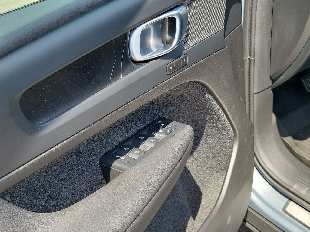 2023 Volvo XC40 Recharge Pure Electric Twin Plus