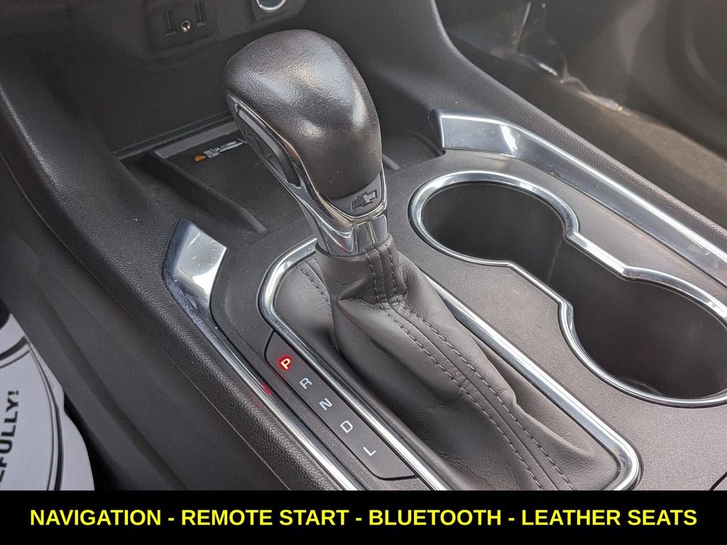 2022 Chevrolet Traverse LT Leather