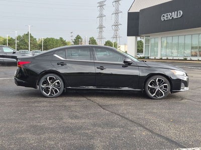 2023 Nissan Altima 2.5 SR