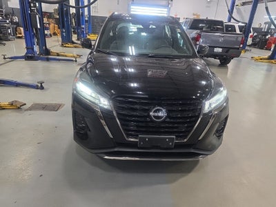 2023 Nissan Kicks SR