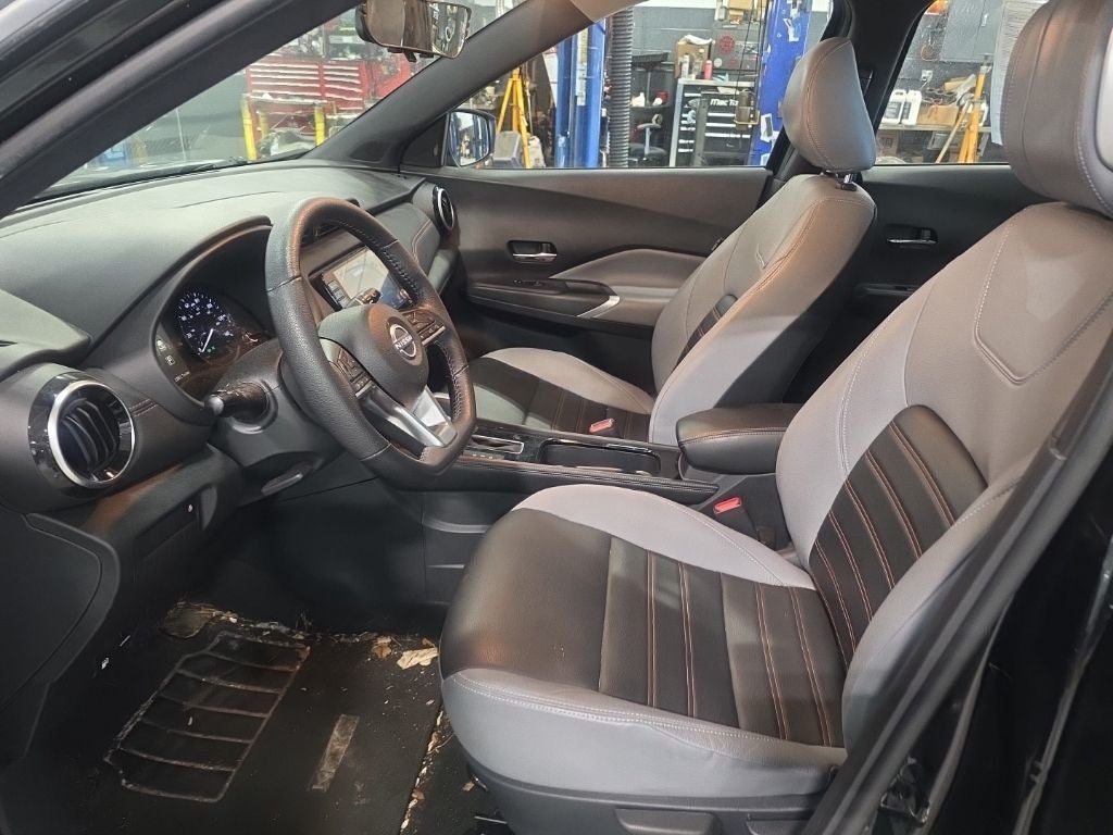 2023 Nissan Kicks SR