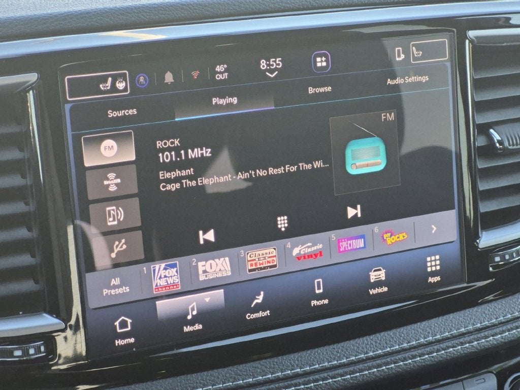 2026 Chrysler Pacifica Select
