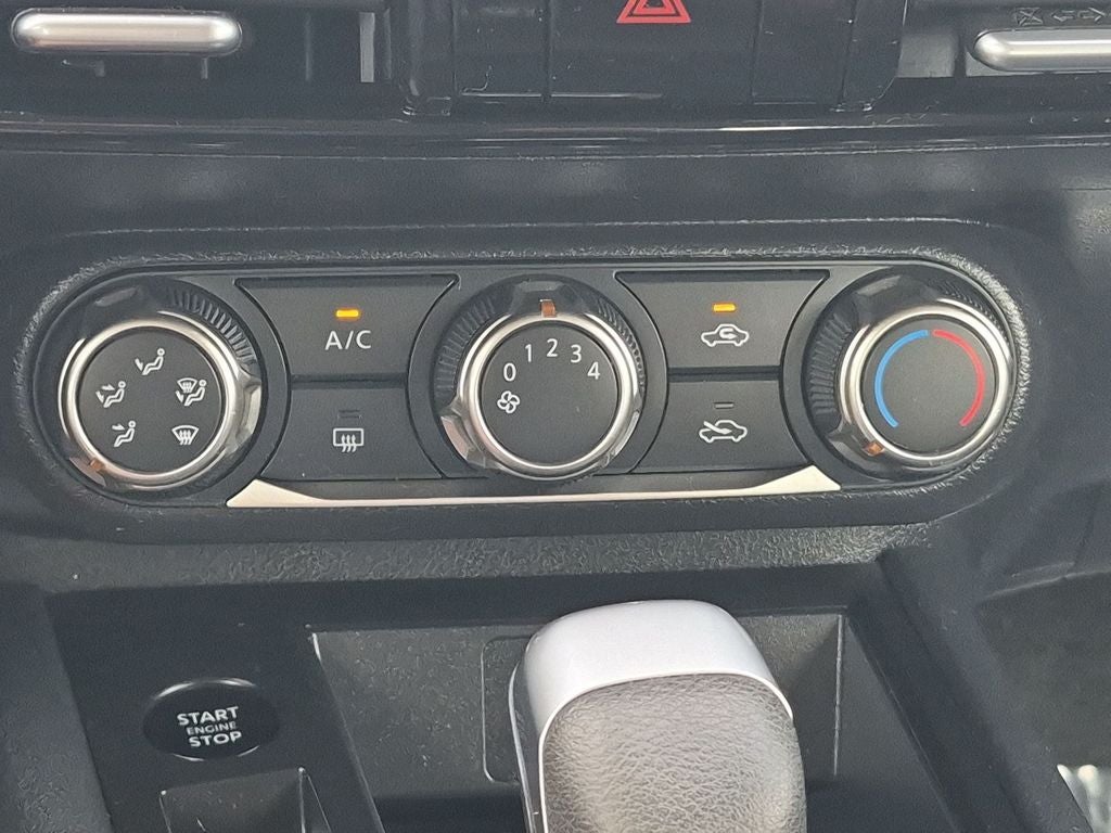2025 Nissan Kicks S