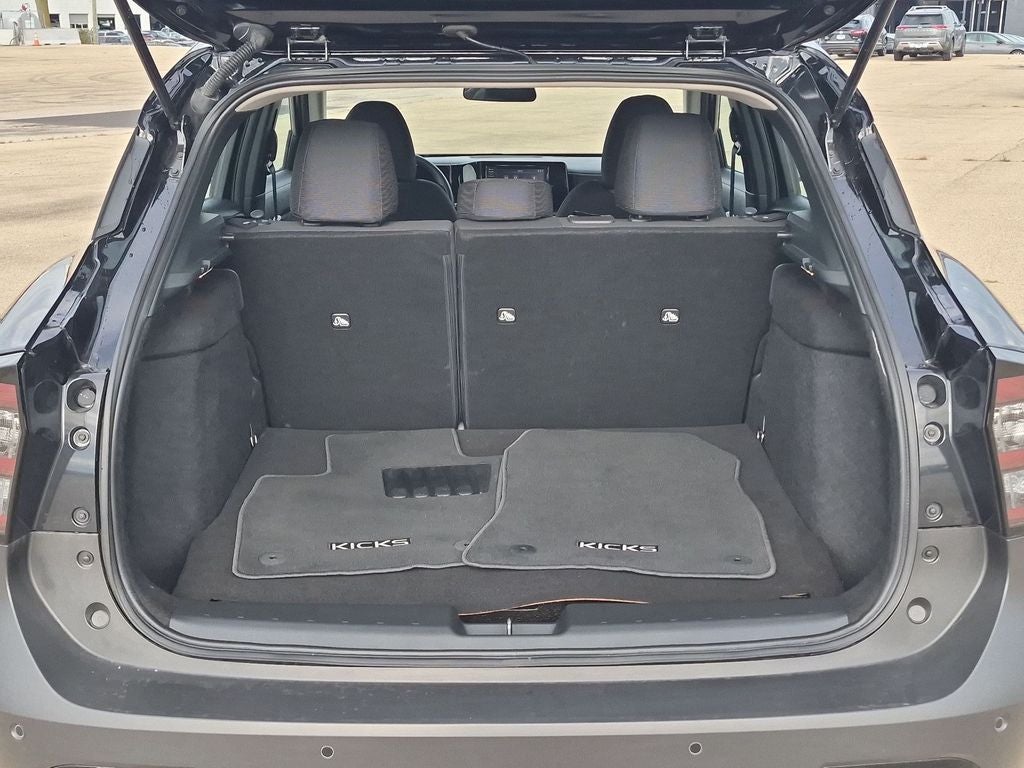 2025 Nissan Kicks S