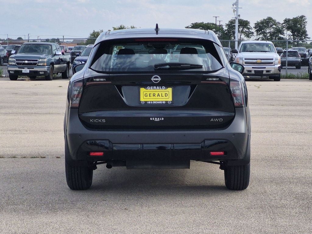 2025 Nissan Kicks S