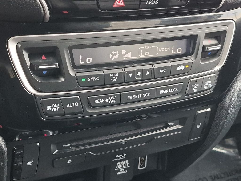 2022 Honda Pilot Touring 8 Passenger