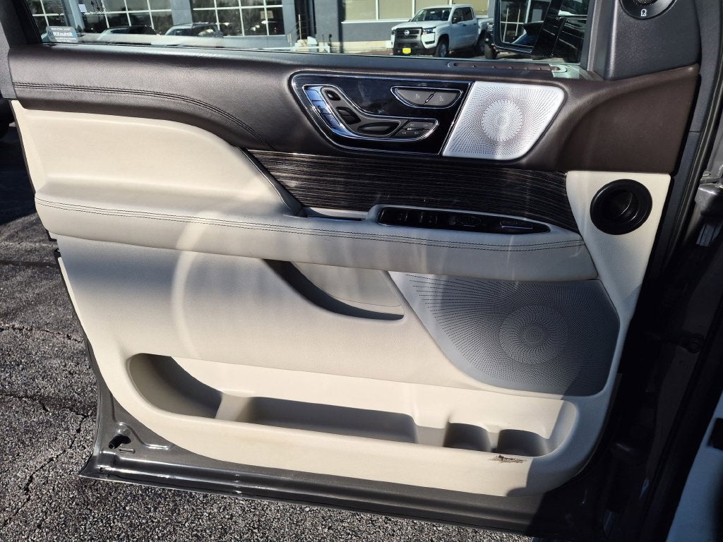 2022 Lincoln Navigator Black Label