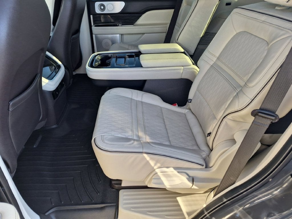 2022 Lincoln Navigator Black Label
