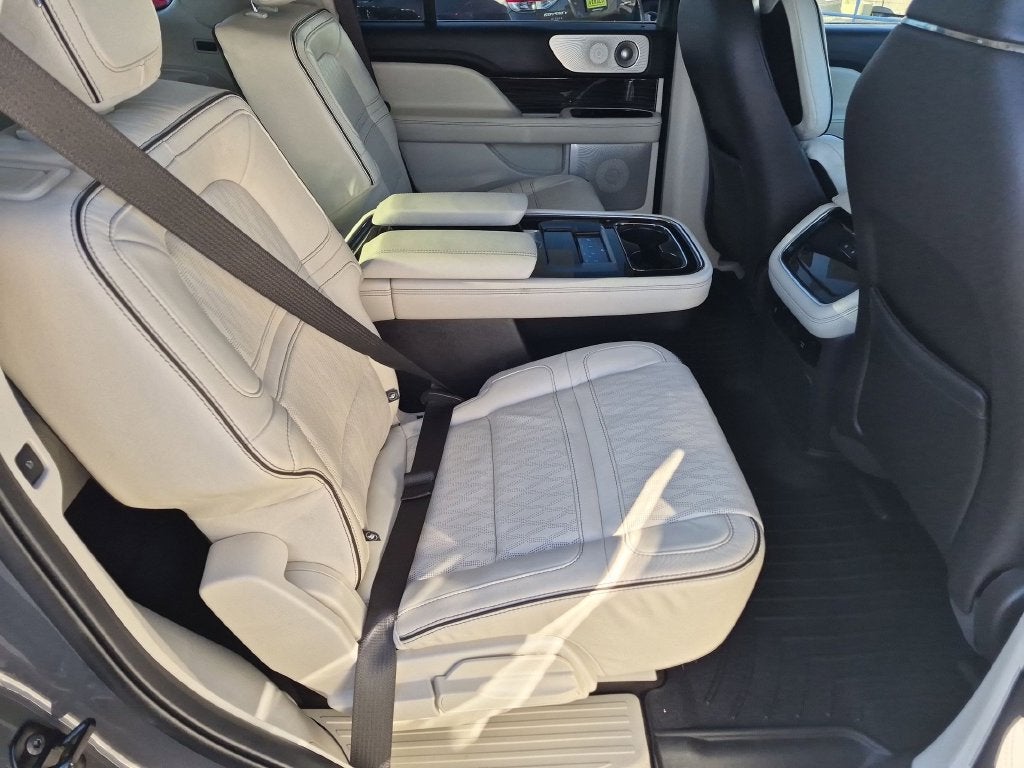 2022 Lincoln Navigator Black Label