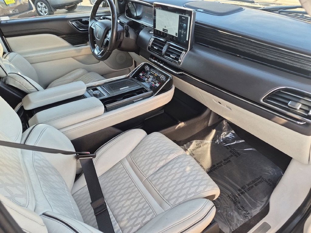 2022 Lincoln Navigator Black Label