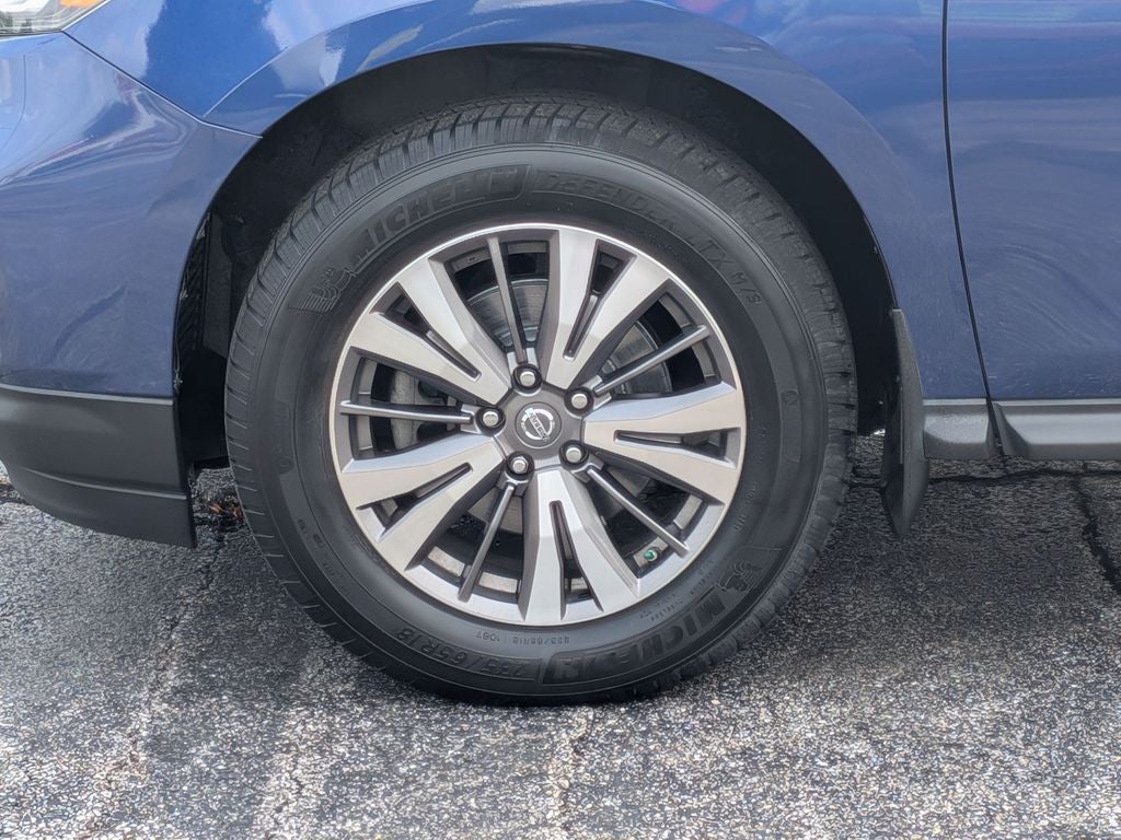 2017 Nissan Pathfinder SL