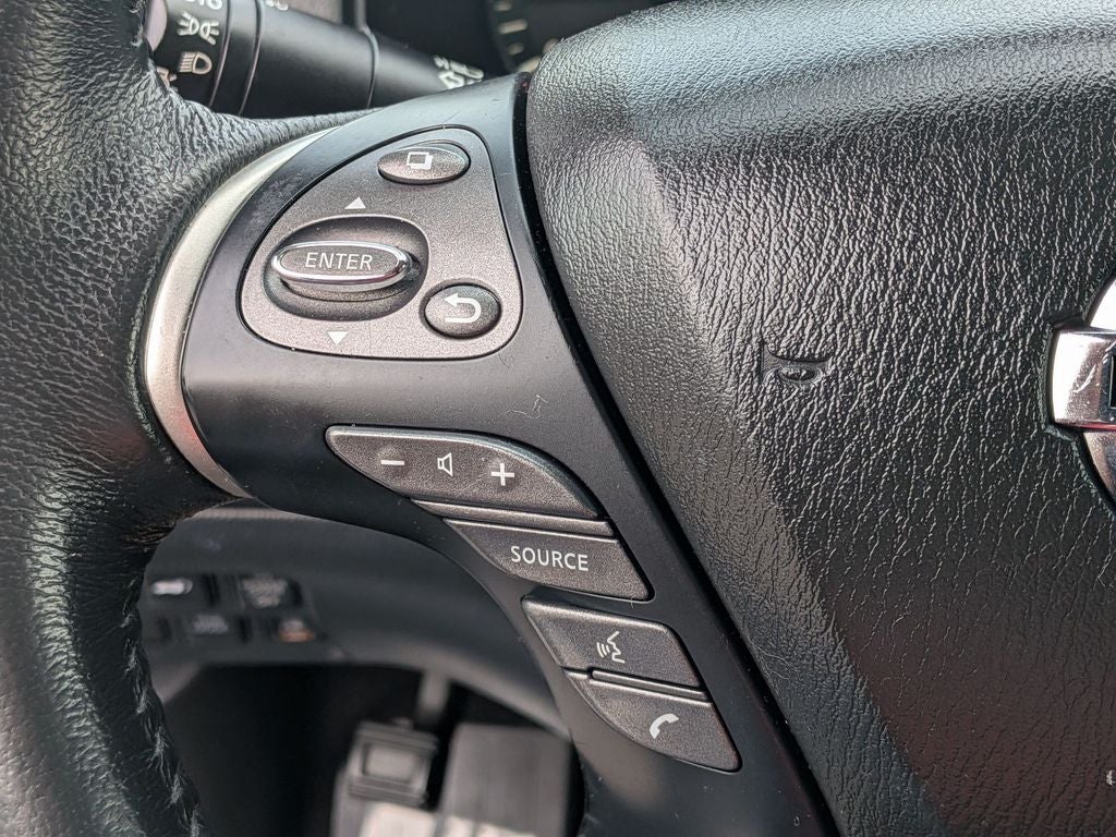 2017 Nissan Pathfinder SL