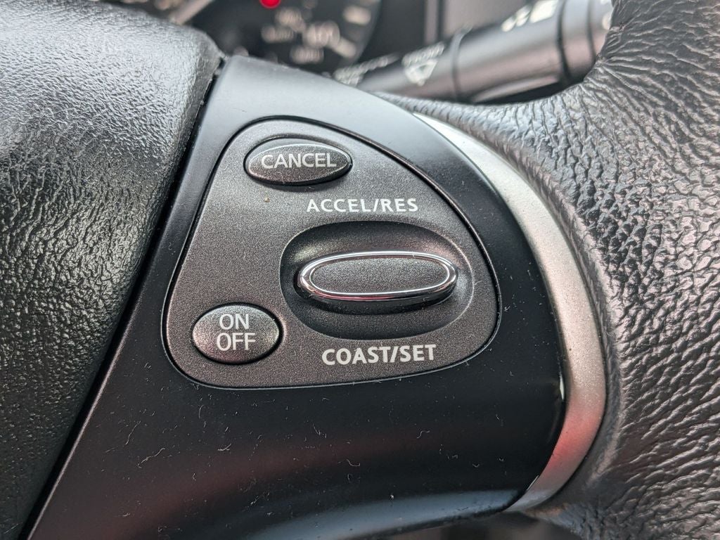 2017 Nissan Pathfinder SL