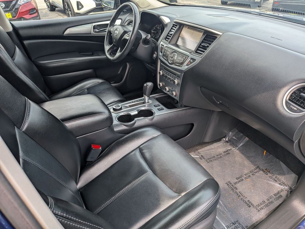 2017 Nissan Pathfinder SL