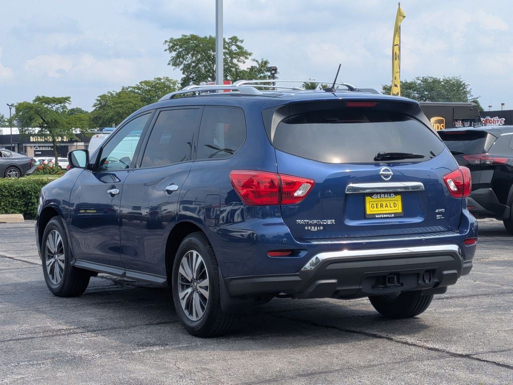 2017 Nissan Pathfinder SL