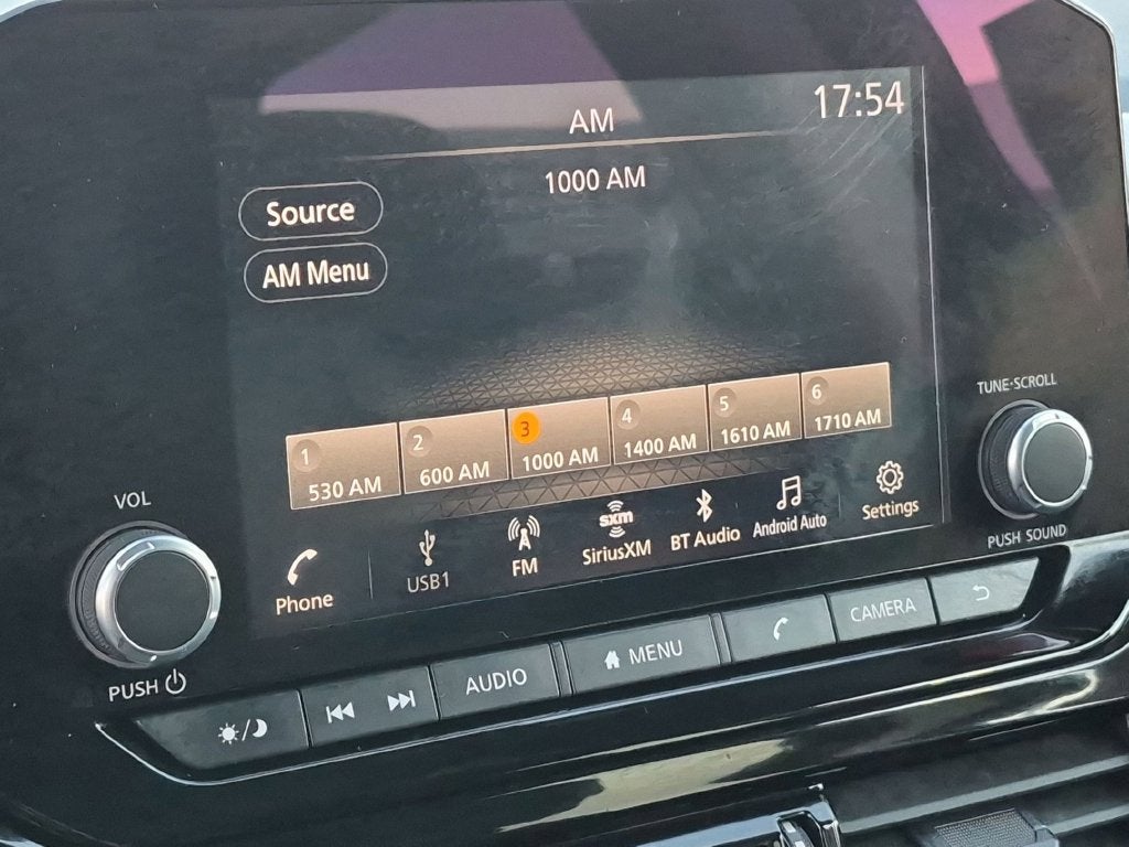 2025 Nissan Pathfinder SV