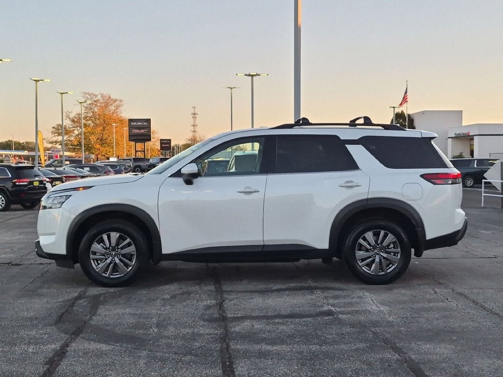 2025 Nissan Pathfinder SV