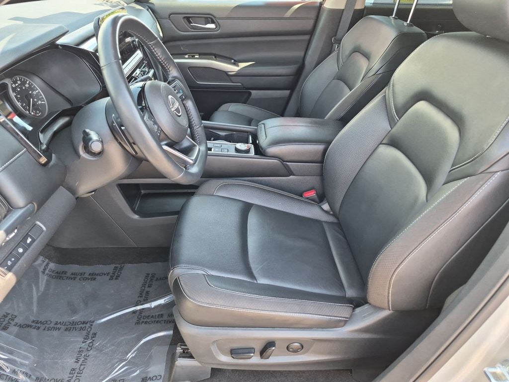 2024 Nissan Pathfinder SL