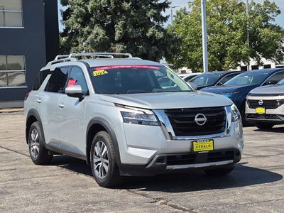 2024 Nissan Pathfinder SL