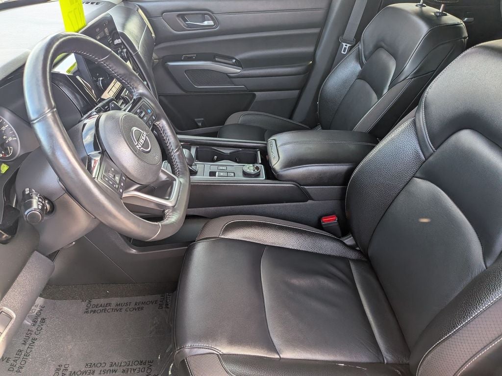 2022 Nissan Pathfinder SL