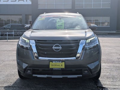2022 Nissan Pathfinder SL