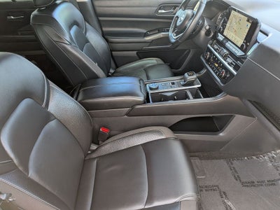 2022 Nissan Pathfinder SL